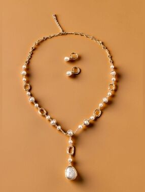 Hand Crafted Golden Wire and Pearl Jewelry Set